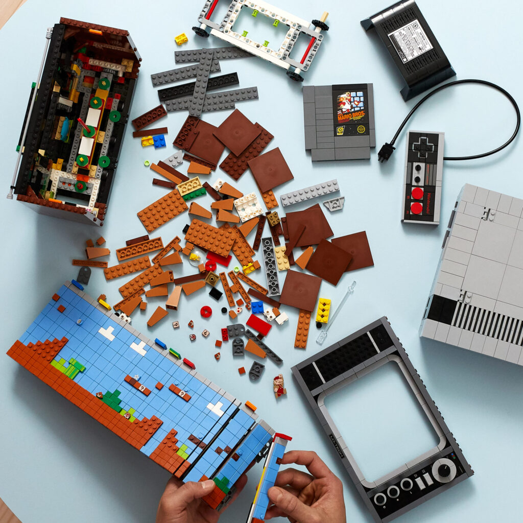 leg Die LEGO Gruppe stellt das neue Bauset LEGO Nintendo Entertainment System vor