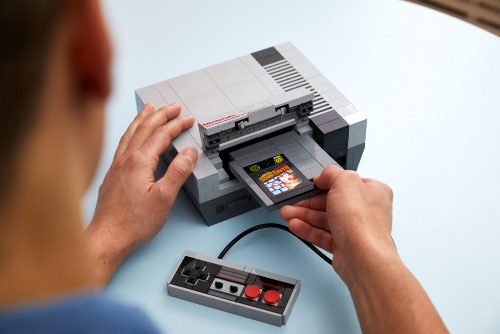 leg3 Die LEGO Gruppe stellt das neue Bauset LEGO Nintendo Entertainment System vor