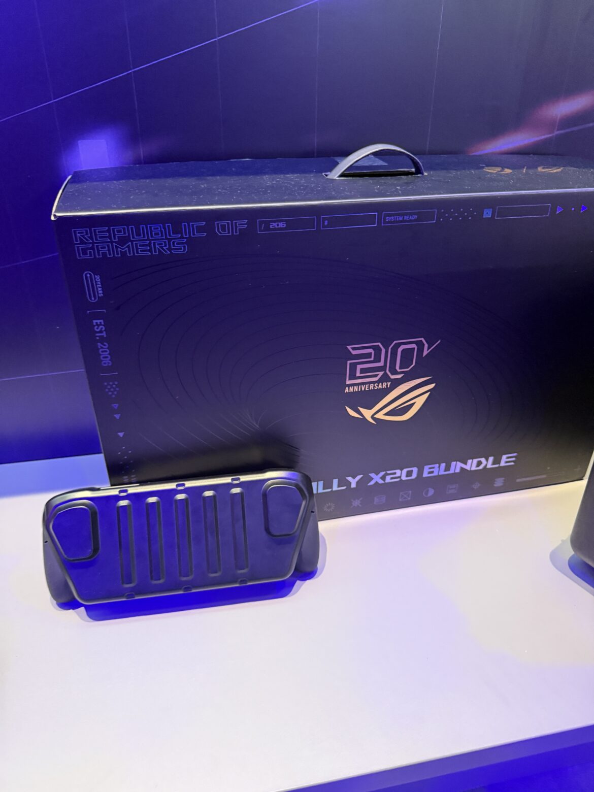 20260827_084022647_iOS 20260827 084022647 iOS 20 Jahre ROG: ASUS zeigt auf der Gamescom 2026 die Edition-20-Hardware