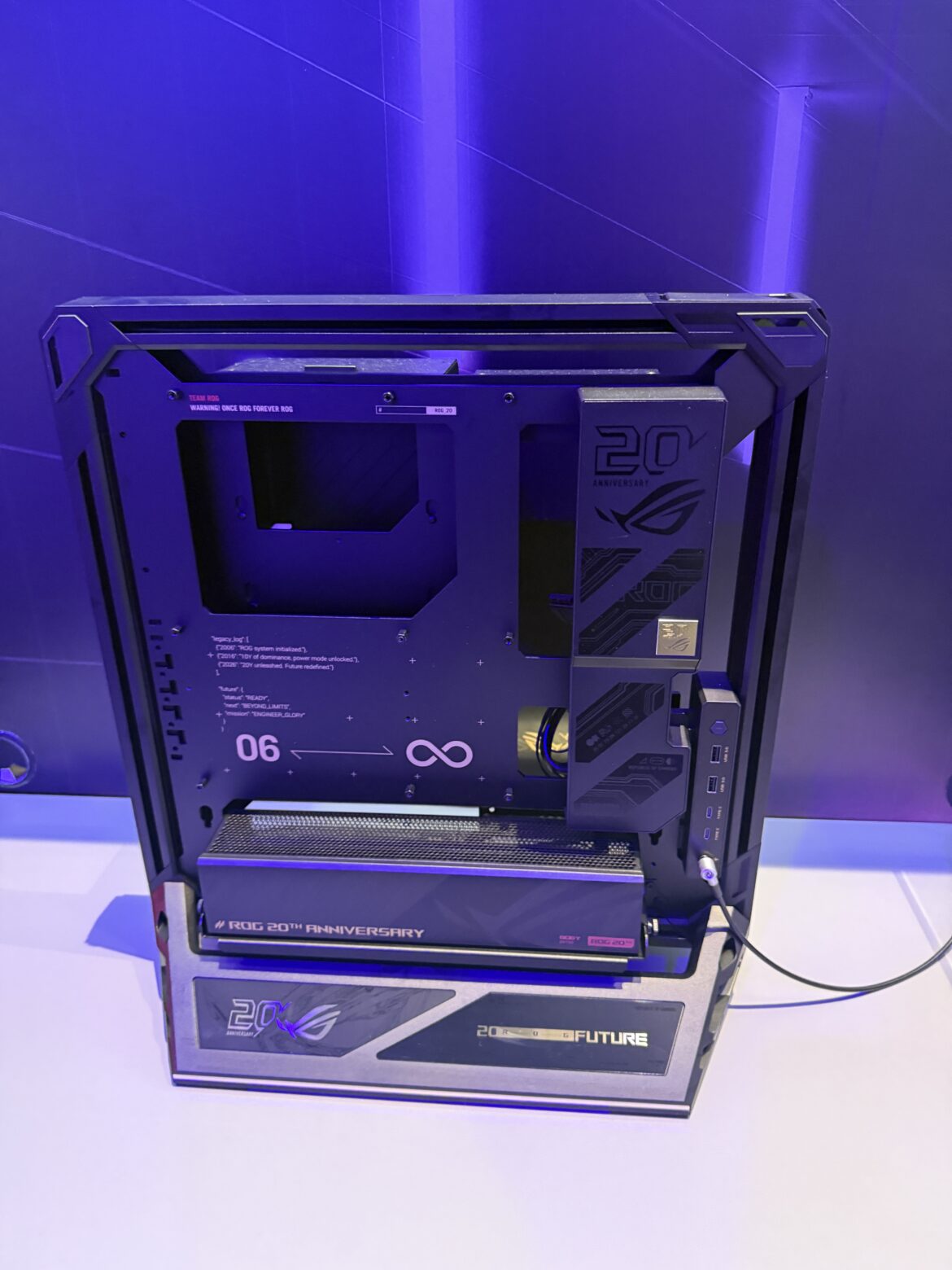 20260827_084029668_iOS 20260827 084029668 iOS 20 Jahre ROG: ASUS zeigt auf der Gamescom 2026 die Edition-20-Hardware