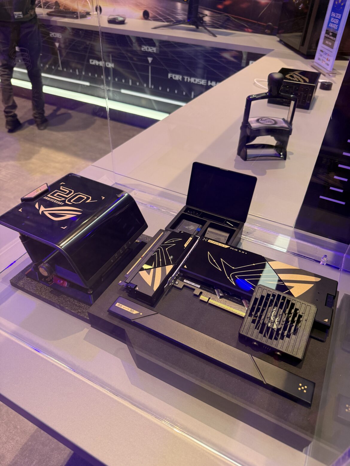 20 Jahre ROG: ASUS zeigt auf der Gamescom 2026 die Edition-20-Hardware 20 Jahre ROG: ASUS zeigt auf der Gamescom 2026 die Edition-20-Hardware