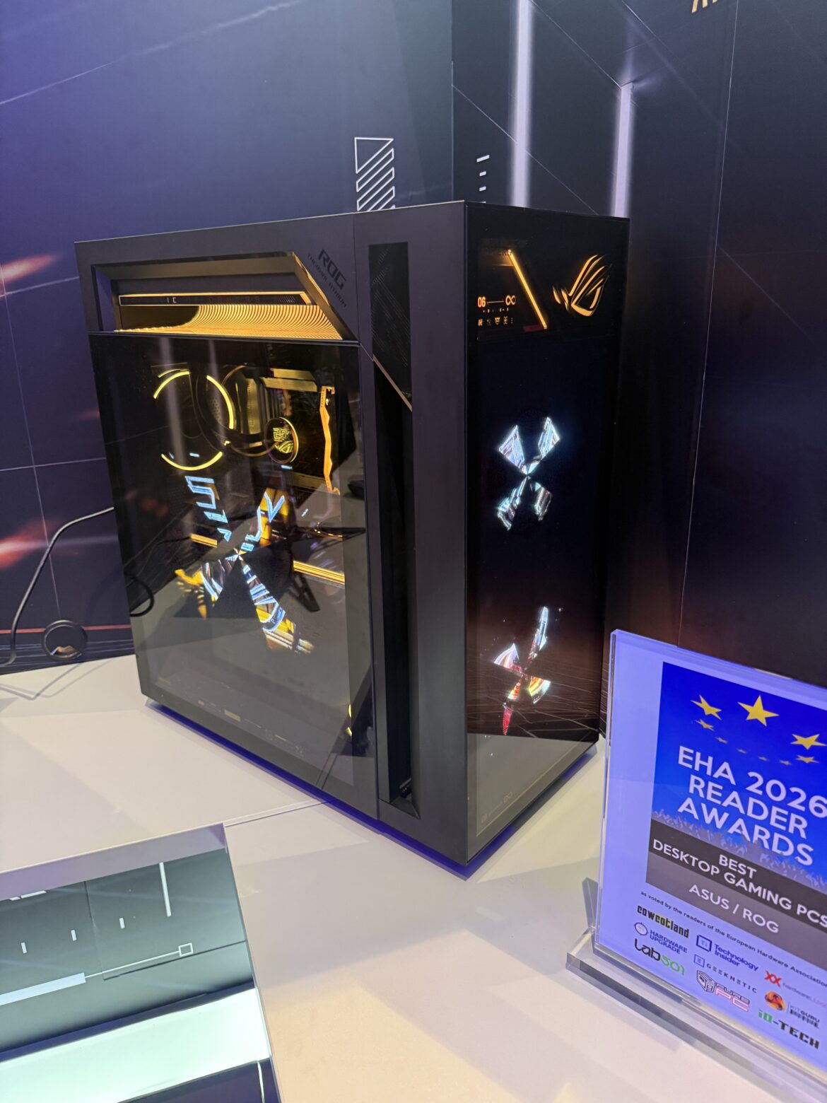 20260827_084051197_iOS 20260827 084051197 iOS 20 Jahre ROG: ASUS zeigt auf der Gamescom 2026 die Edition-20-Hardware