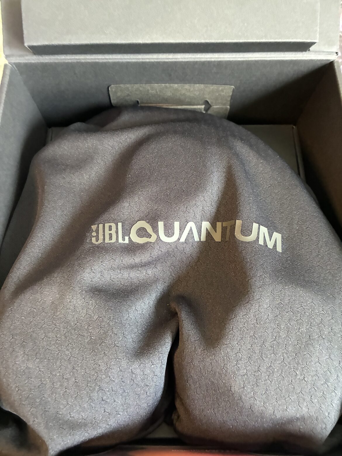 Bild erstellt von Games Mag Thomas IMG 4332 GC26 - Produkttest: JBL Quantum 950 - Das Gaming-Headset, welches wir nach der Gamescom absolut nicht mehr absetzen wollten